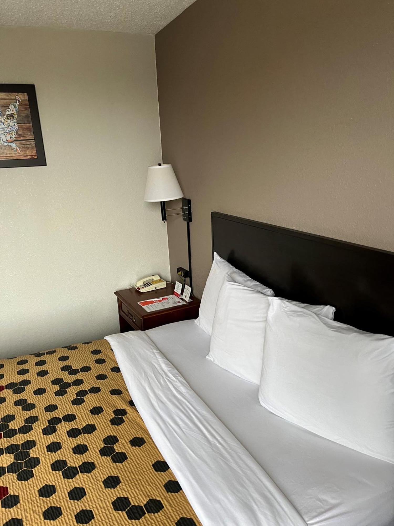 Red Carpet Inn Quantico Dumfries Exterior photo